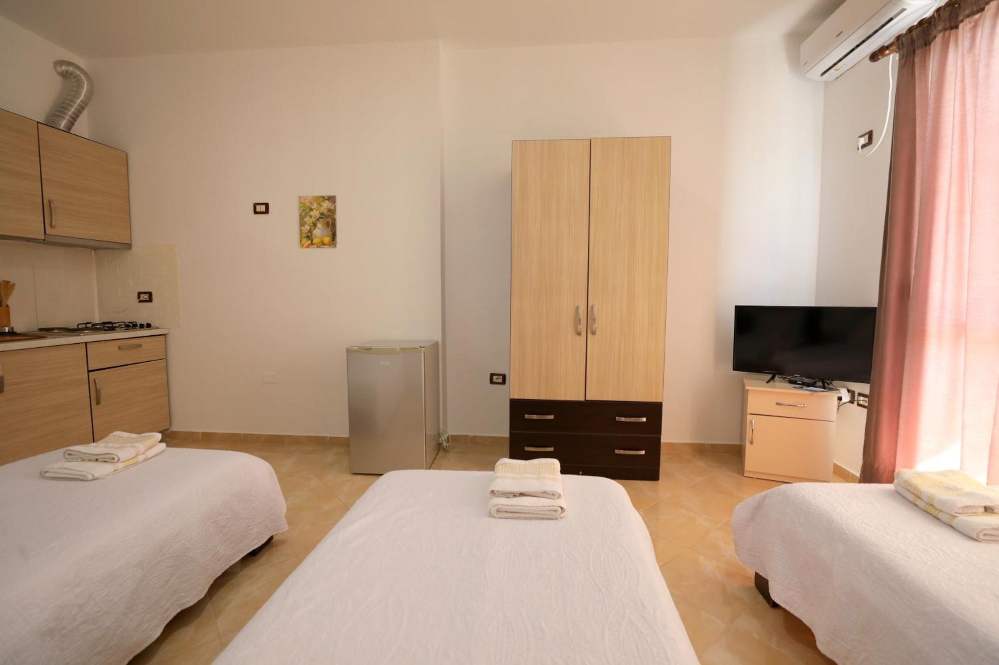 Blue Bay Apartments Sarande Exterior photo