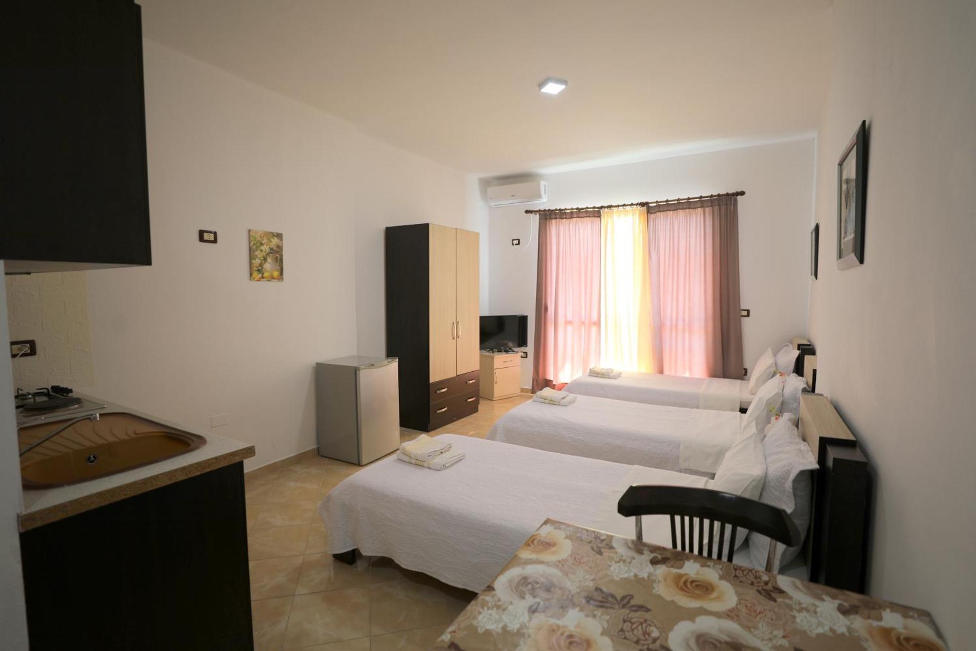 Blue Bay Apartments Sarande Exterior photo
