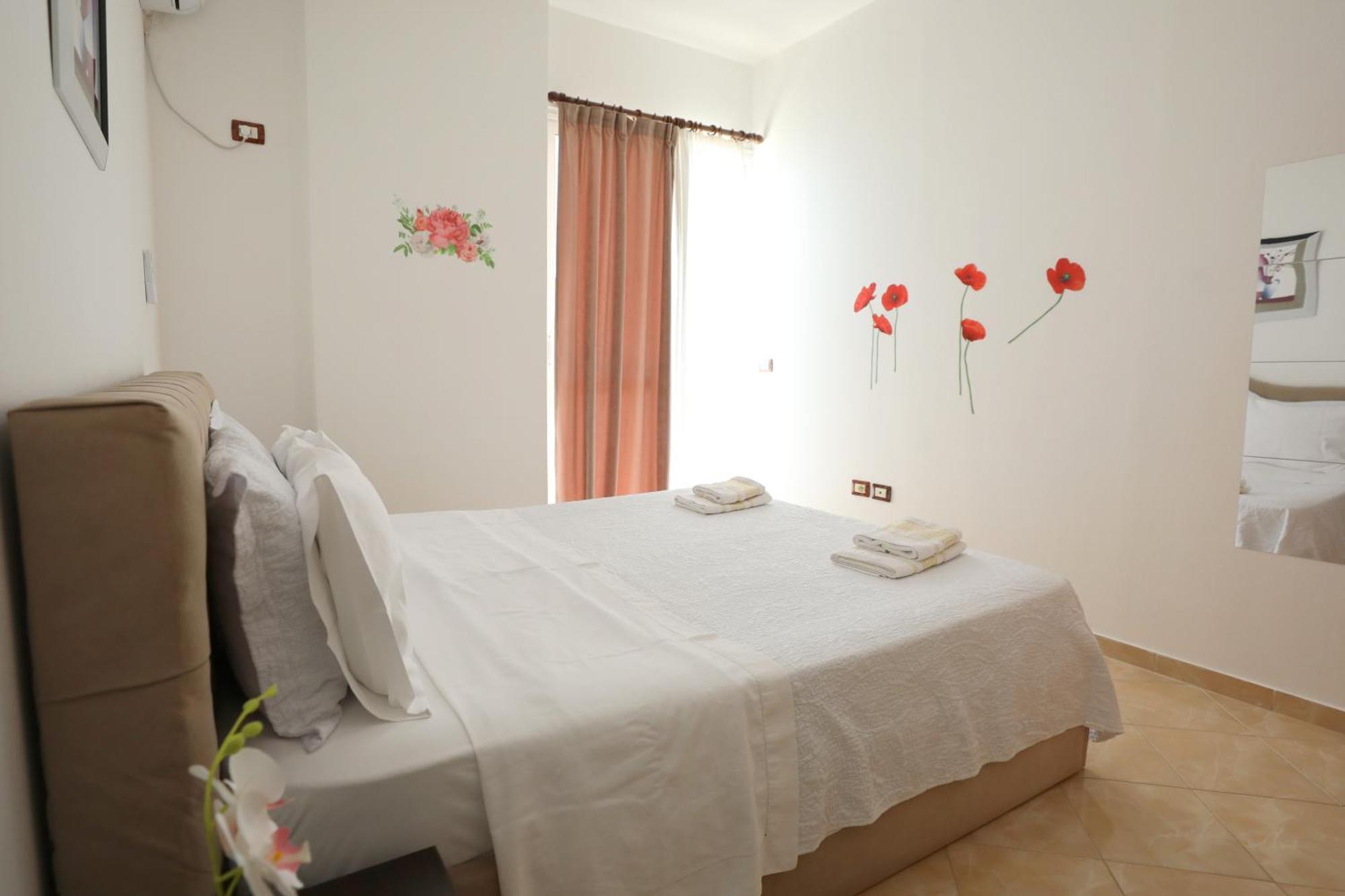 Blue Bay Apartments Sarande Exterior photo
